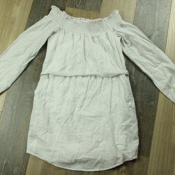 Women's Striped Smocked Off The Shoulder Tunic - Picture 8 of 8